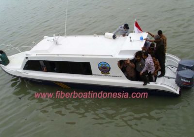 jual-harga-speed-boat-kapal-fiber-fiber-aluminium-patroli-skoci-wisata-aluminium-ambulance-katamaran-imgkapalpenumpang